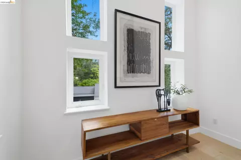 Entry Way - 857 Mountain View Dr # A, Lafayette, CA 94549 photo 5 of 14