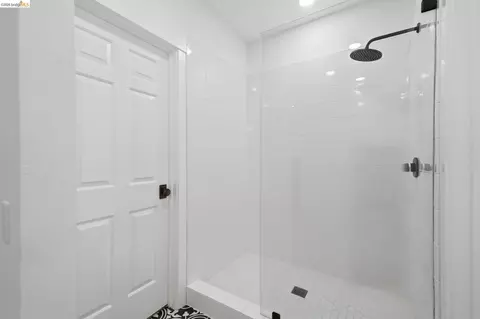 Bath - 857 Mountain View Dr # A, Lafayette, CA 94549 photo 12 of 12