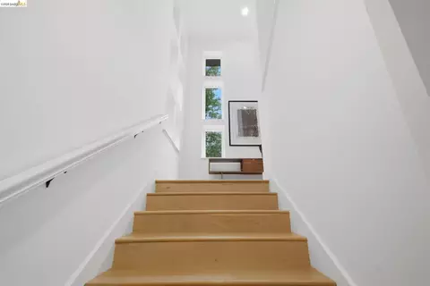 Entry Way - 857 Mountain View Dr # A, Lafayette, CA 94549 photo 4 of 14