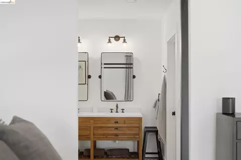 Bath - 857 Mountain View Dr # A, Lafayette, CA 94549 photo 8 of 12