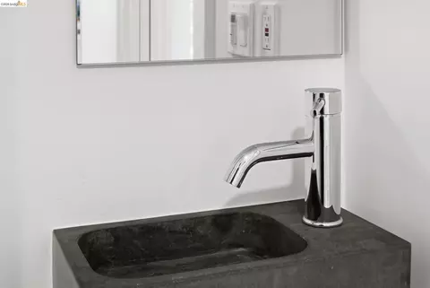 Bath - 857 Mountain View Dr # A, Lafayette, CA 94549 photo 2 of 12