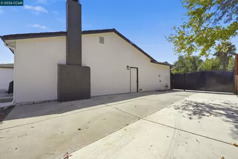 Exterior - 4295 Suzanne Dr, Pittsburg, CA 94565 photo 8 of 13