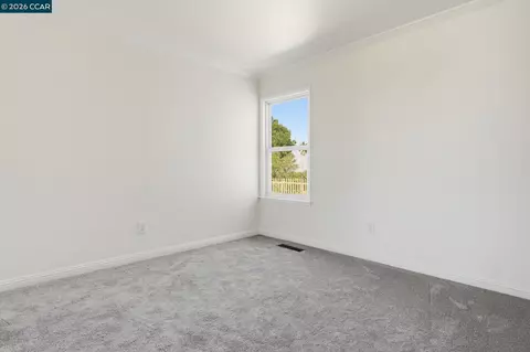 Bedroom - 4295 Suzanne Dr, Pittsburg, CA 94565 photo 5 of 10