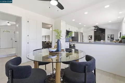 Dining - 4295 Suzanne Dr, Pittsburg, CA 94565 photo 8 of 8