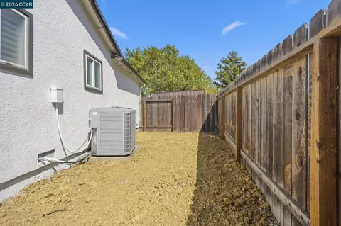 Exterior - 4295 Suzanne Dr, Pittsburg, CA 94565 photo 9 of 13