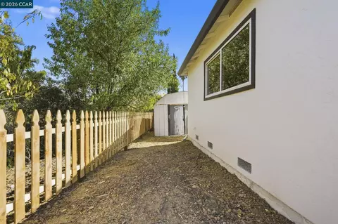Exterior - 4295 Suzanne Dr, Pittsburg, CA 94565 photo 11 of 13