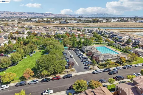 View/Area - 29207 Marshbrook Dr, Hayward, CA 94545 photo 14 of 19
