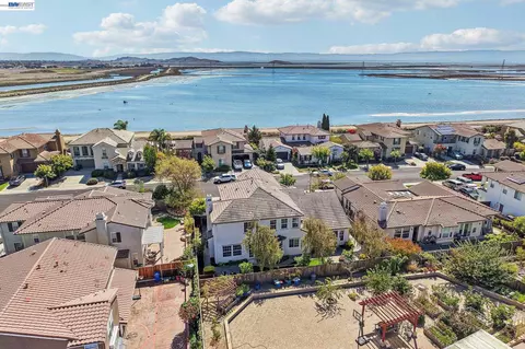 View/Area - 29207 Marshbrook Dr, Hayward, CA 94545 photo 15 of 19