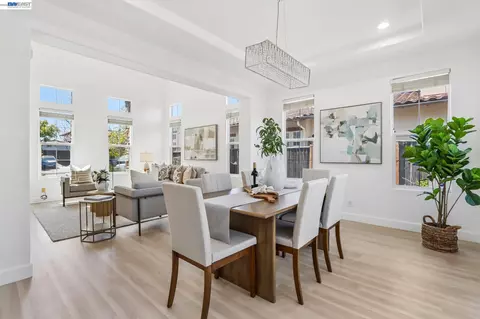 Dining - 29207 Marshbrook Dr, Hayward, CA 94545 photo 2 of 5