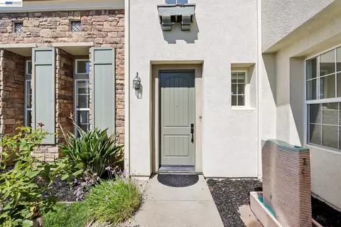 Entry Way - 29207 Marshbrook Dr, Hayward, CA 94545 photo 1 of 9