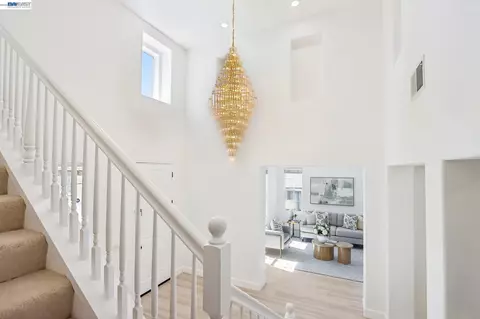 Entry Way - 29207 Marshbrook Dr, Hayward, CA 94545 photo 3 of 9