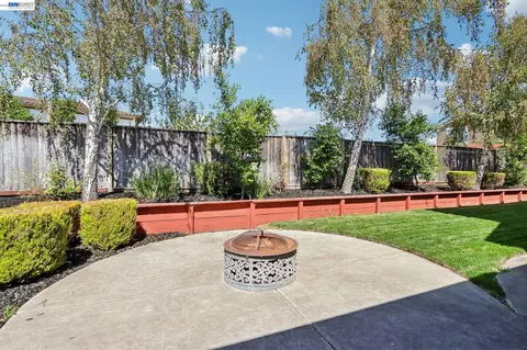 Exterior - 29207 Marshbrook Dr, Hayward, CA 94545 photo 8 of 13
