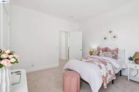 Bedroom - 29207 Marshbrook Dr, Hayward, CA 94545 photo 9 of 11