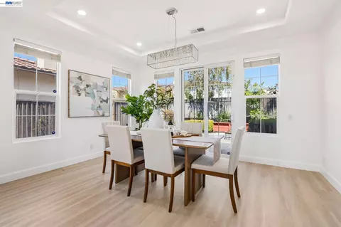 Dining - 29207 Marshbrook Dr, Hayward, CA 94545 photo 3 of 5