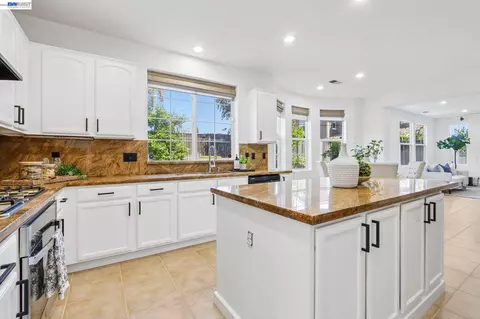 Kitchen - 29207 Marshbrook Dr, Hayward, CA 94545 photo 1 of 7