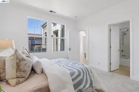 Bedroom - 29207 Marshbrook Dr, Hayward, CA 94545 photo 2 of 11