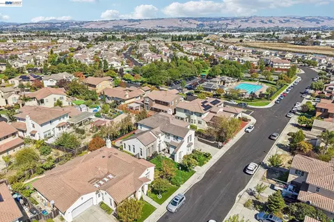 View/Area - 29207 Marshbrook Dr, Hayward, CA 94545 photo 11 of 19