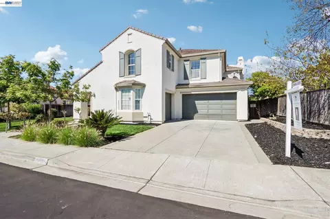 Exterior - 29207 Marshbrook Dr, Hayward, CA 94545 photo 6 of 13