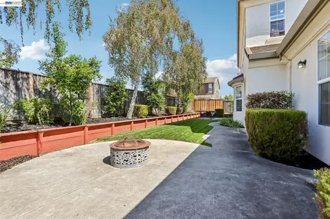 Exterior - 29207 Marshbrook Dr, Hayward, CA 94545 photo 9 of 13