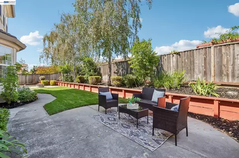 Exterior - 29207 Marshbrook Dr, Hayward, CA 94545 photo 10 of 13