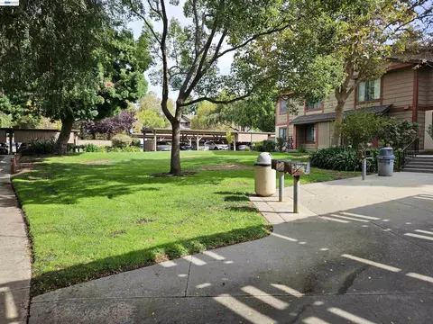 Exterior - 247 E Warren Cmn, Fremont, CA 94539 photo 12 of 14