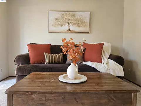 Living - 247 E Warren Cmn, Fremont, CA 94539 photo 6 of 8