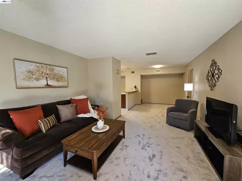 Living - 247 E Warren Cmn, Fremont, CA 94539 photo 3 of 8