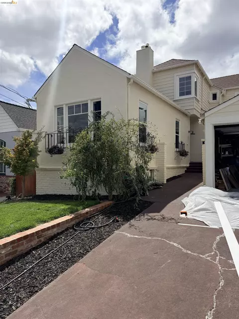 5327 Brann St, Oakland, CA 94619