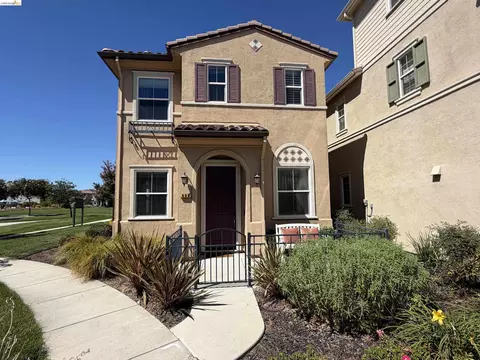 806 Queen Palm Ln, Brentwood, CA 94513