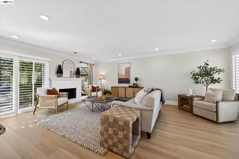 Living - 509 Tampico, Walnut Creek, CA 94598 photo 3 of 3