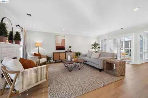 Living - 509 Tampico, Walnut Creek, CA 94598 photo 2 of 3