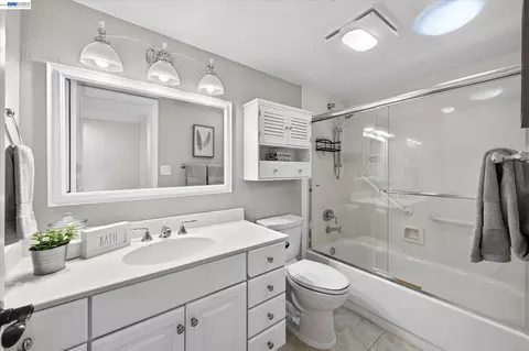 Bath - 509 Tampico, Walnut Creek, CA 94598 photo 2 of 2