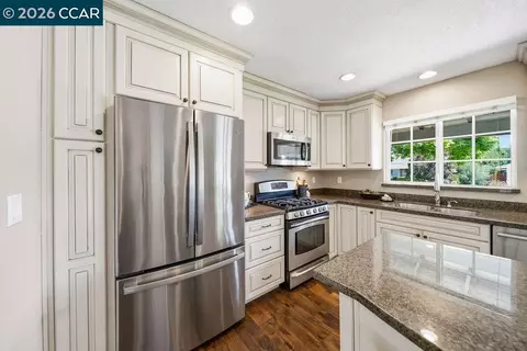 Kitchen - 169 Venado Corte, Walnut Creek, CA 94598 photo 4 of 5