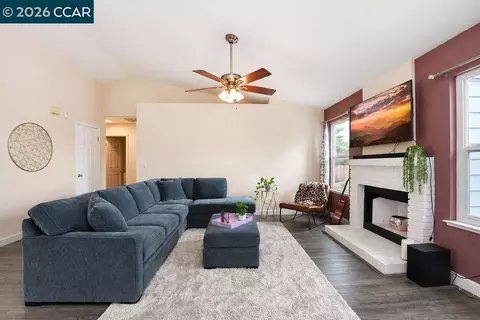 Living - 5037 Morgan Way, Antioch, CA 94531 photo 2 of 5