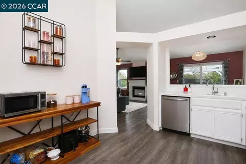 Entry Way - 5037 Morgan Way, Antioch, CA 94531 photo 3 of 4