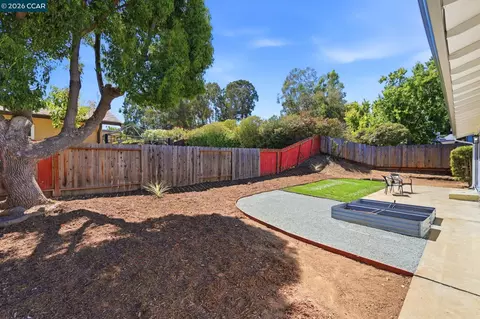 Exterior - 952 Marie Ave, Martinez, CA 94553 photo 6 of 7