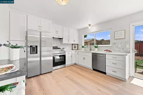 Kitchen - 952 Marie Ave, Martinez, CA 94553 photo 2 of 5