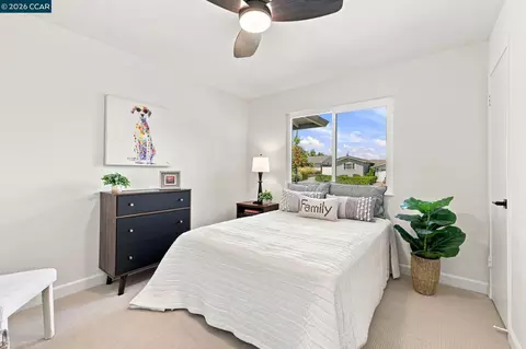 Bedroom - 952 Marie Ave, Martinez, CA 94553 photo 9 of 12