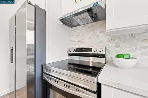 Kitchen - 952 Marie Ave, Martinez, CA 94553 photo 3 of 5