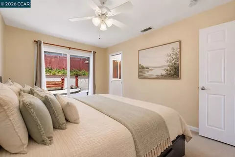 Bedroom - 1501 Lassen Ct, Vallejo, CA 94591 photo 8 of 8