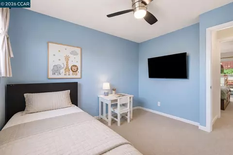 Bedroom - 1501 Lassen Ct, Vallejo, CA 94591 photo 6 of 8