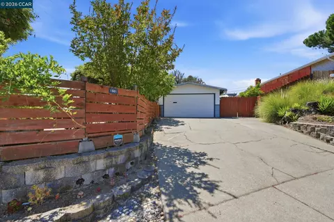 Exterior - 1501 Lassen Ct, Vallejo, CA 94591 photo 5 of 14