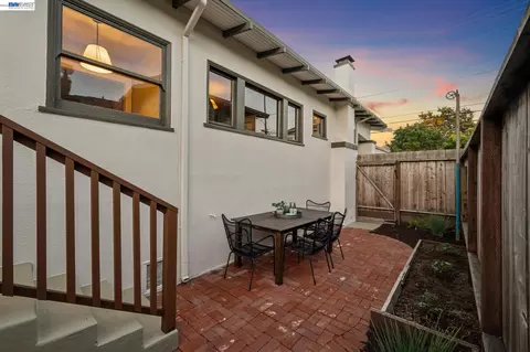 Exterior - 1023 Willow St, Alameda, CA 94501 photo 11 of 11