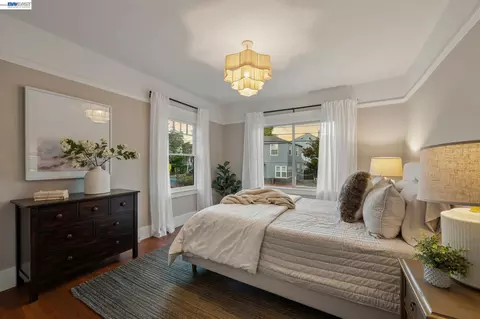 Bedroom - 1023 Willow St, Alameda, CA 94501 photo 5 of 5