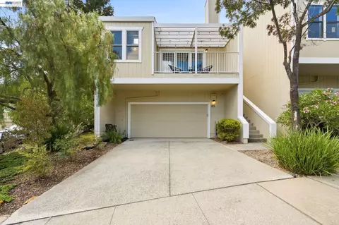 85 Samaria Ln, Oakland, CA 94619