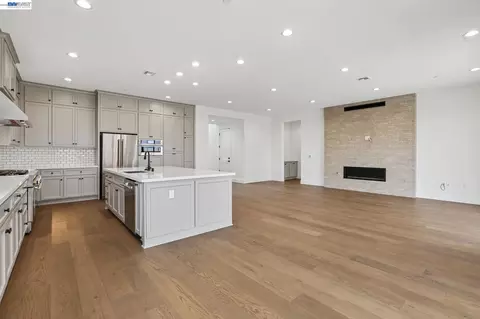 Living - 2314 Sand Dune Ave, Marina, CA 93933 photo 4 of 7
