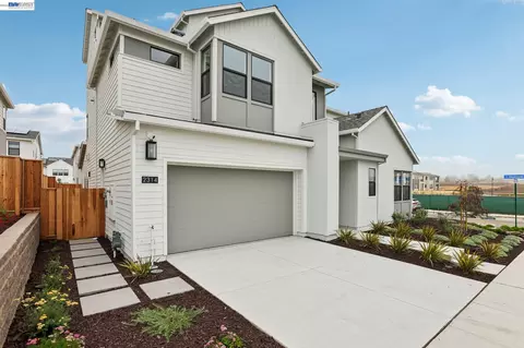 Exterior - 2314 Sand Dune Ave, Marina, CA 93933 photo 3 of 7