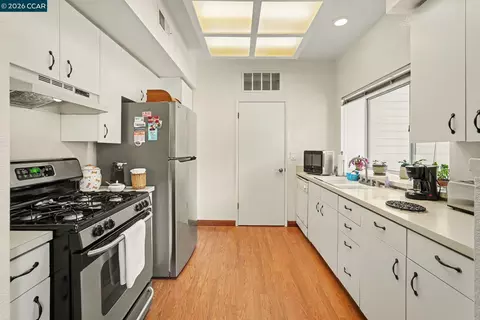 Kitchen - 116 Whaler Cir, Hercules, CA 94547 photo 1 of 4