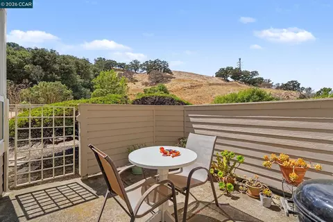 Exterior - 116 Whaler Cir, Hercules, CA 94547 photo 2 of 6