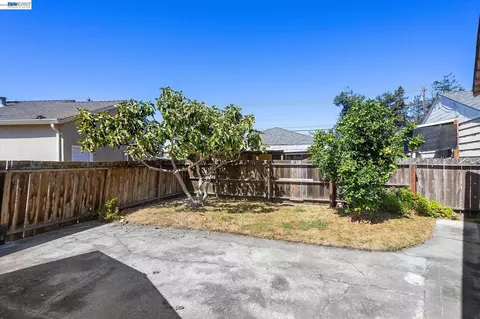 Exterior - 477 Cascade Rd, San Leandro, CA 94577 photo 11 of 12